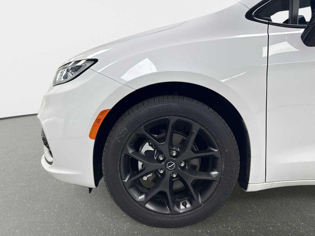 new 2026 Chrysler Pacifica car, priced at $44,610