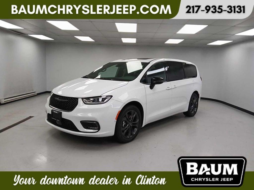 new 2026 Chrysler Pacifica car, priced at $45,685