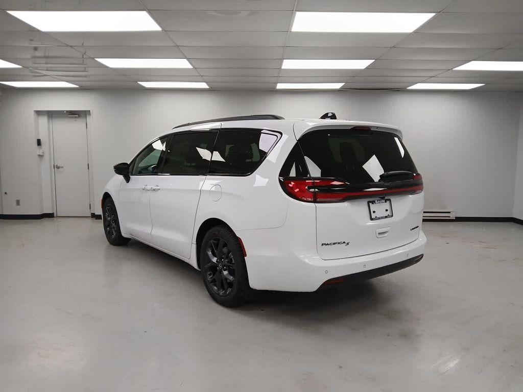 new 2026 Chrysler Pacifica car, priced at $52,795