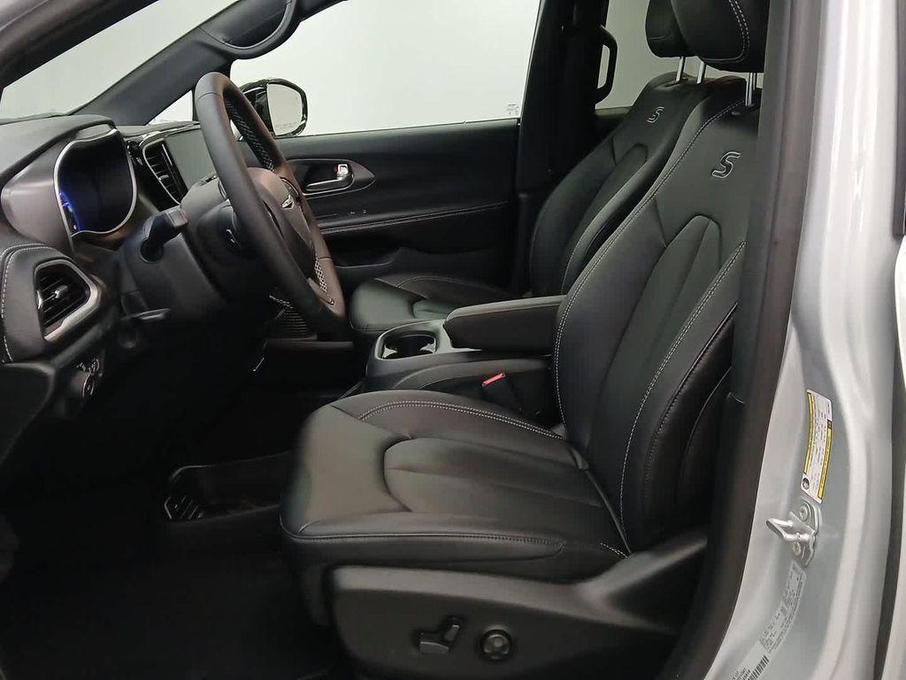 new 2026 Chrysler Pacifica car, priced at $45,405