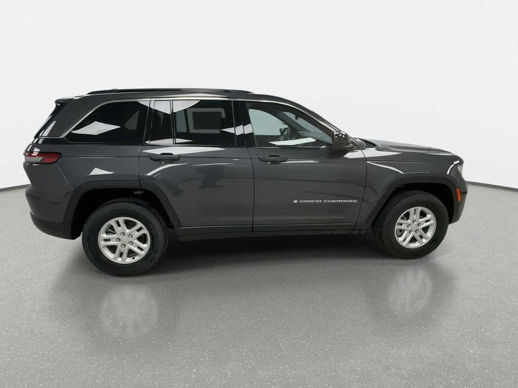 new 2025 Jeep Grand Cherokee car, priced at $38,670