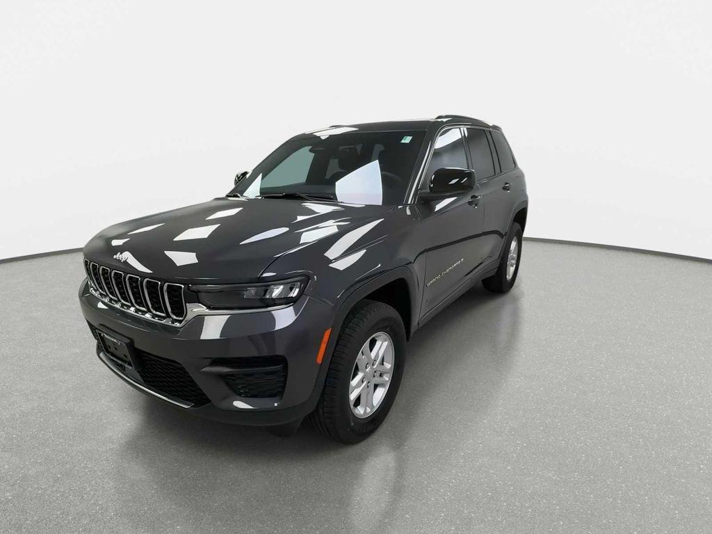 new 2025 Jeep Grand Cherokee car, priced at $38,670