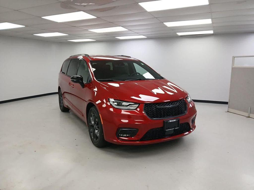 new 2026 Chrysler Pacifica car, priced at $45,105