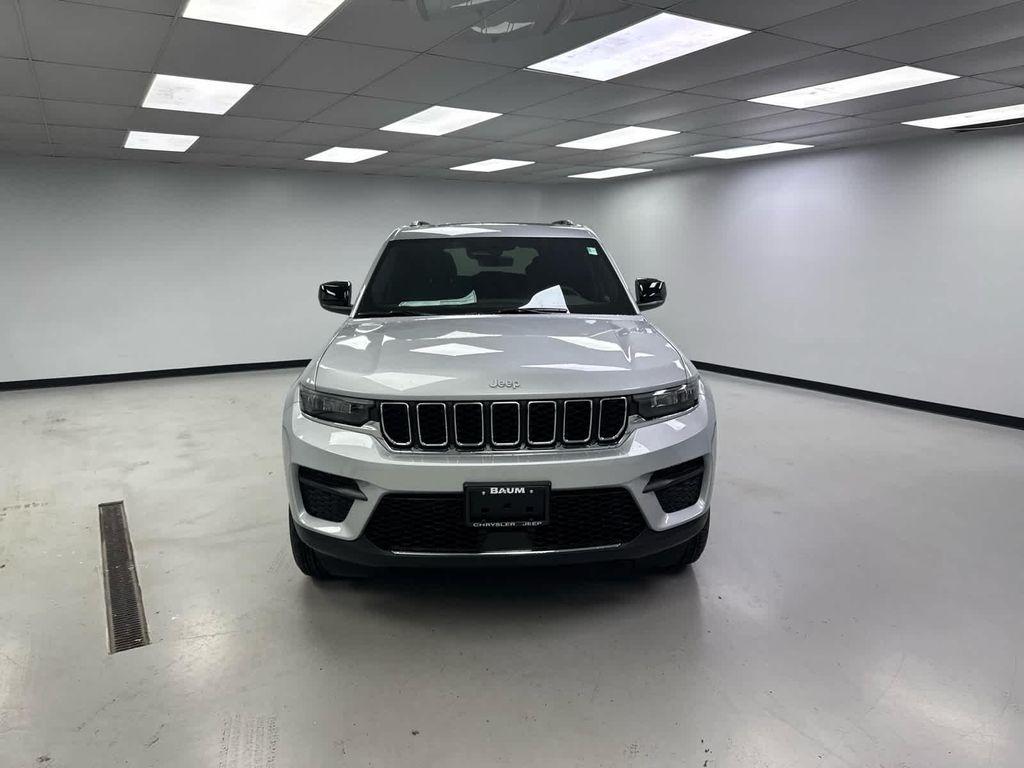 new 2025 Jeep Grand Cherokee car, priced at $39,420
