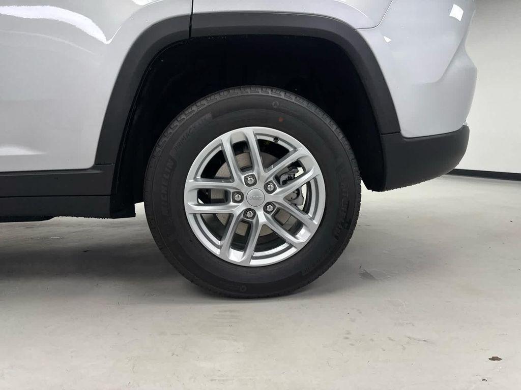 new 2025 Jeep Grand Cherokee car, priced at $39,420