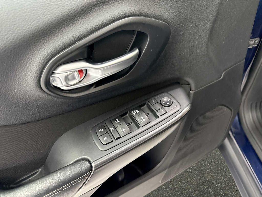 used 2015 Jeep Cherokee car, priced at $8,990