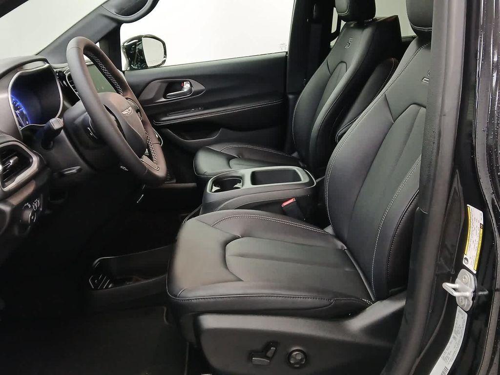 new 2026 Chrysler Pacifica car, priced at $44,910