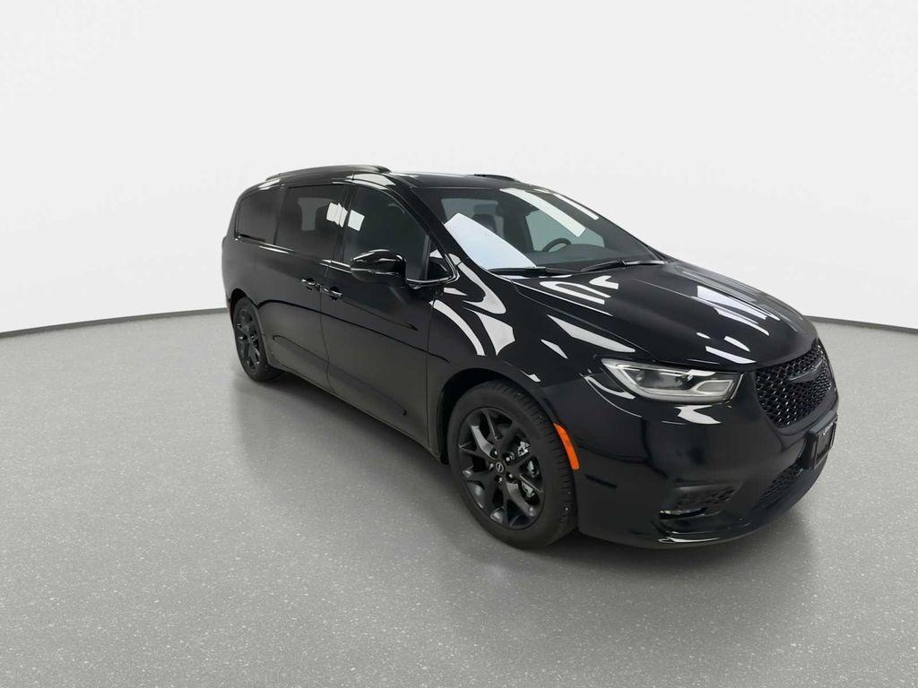 new 2026 Chrysler Pacifica car, priced at $44,910