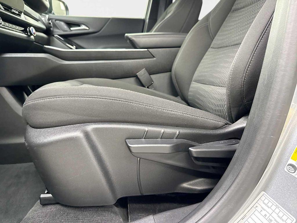 used 2025 Chevrolet Equinox car, priced at $25,490