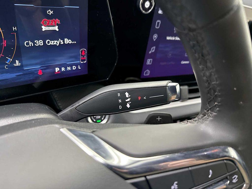 used 2025 Chevrolet Equinox car, priced at $25,490