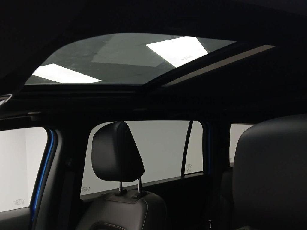 new 2026 Jeep Cherokee car, priced at $42,305