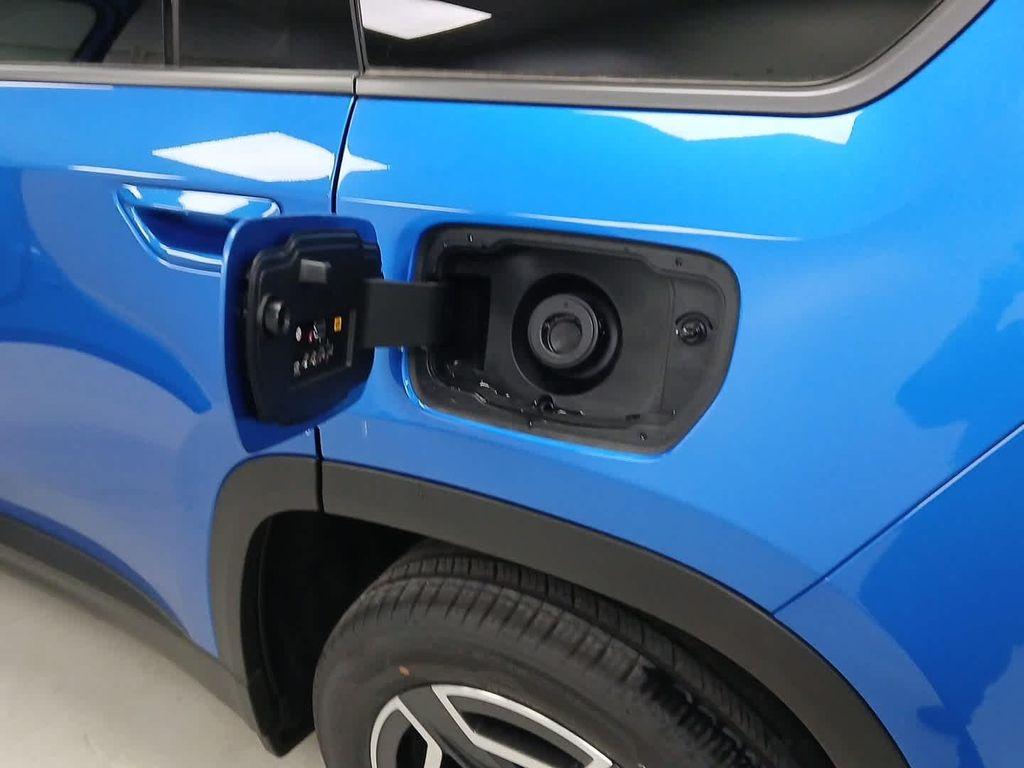 new 2026 Jeep Cherokee car, priced at $42,305