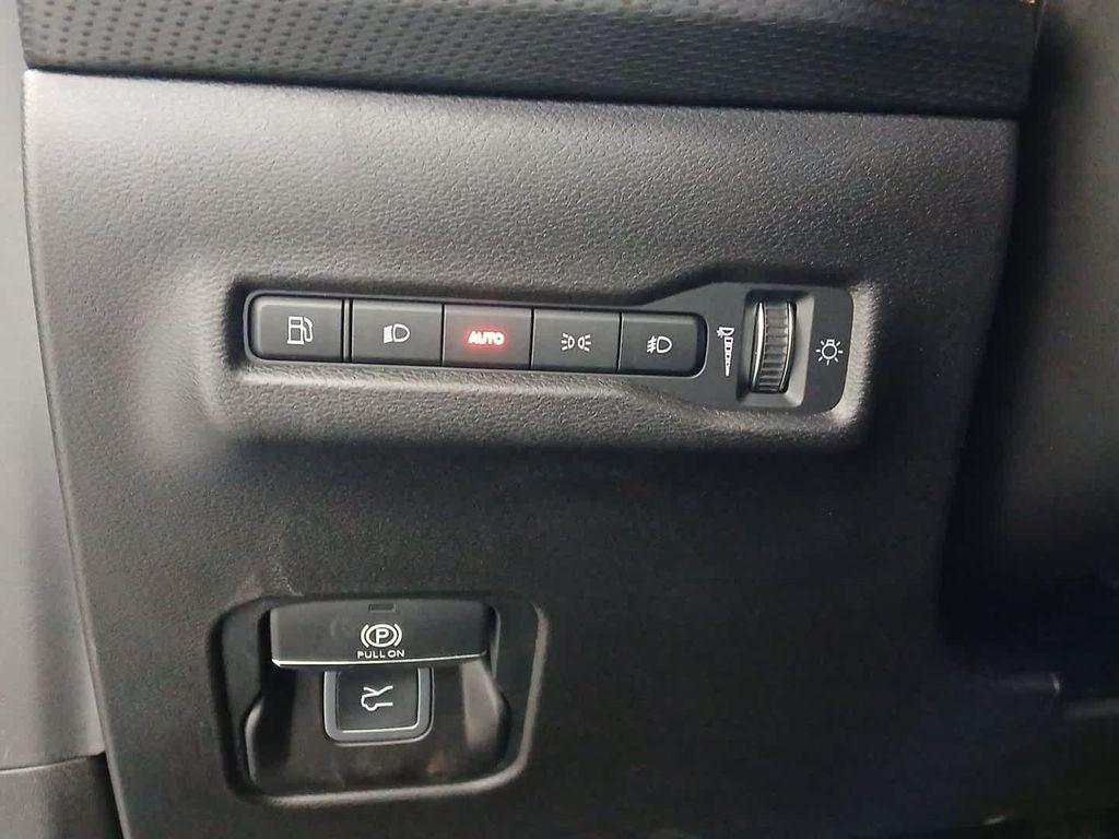 new 2026 Jeep Cherokee car, priced at $42,305