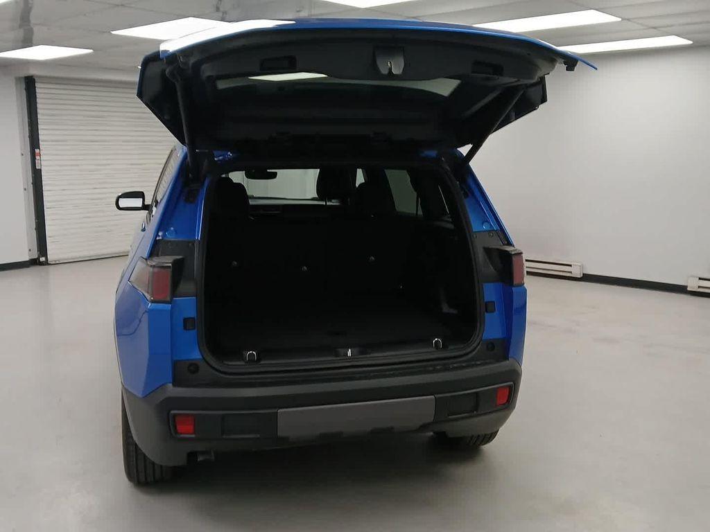 new 2026 Jeep Cherokee car, priced at $42,305