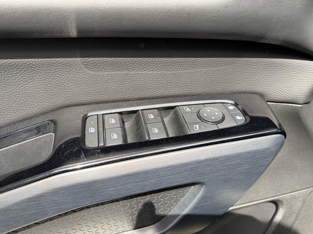 used 2025 Nissan Pathfinder car, priced at $35,893