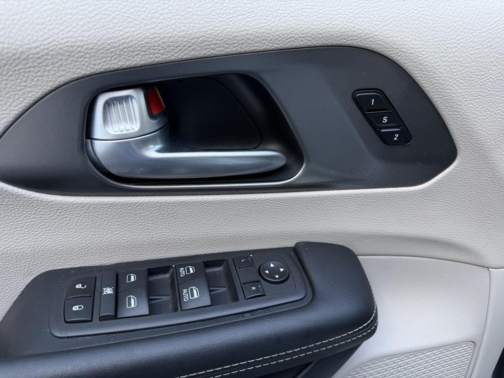 used 2024 Chrysler Pacifica car, priced at $26,549