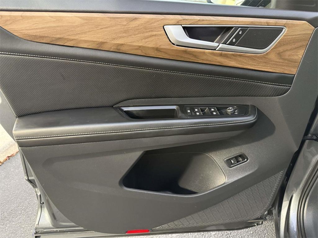 used 2024 Volkswagen Atlas car, priced at $28,995