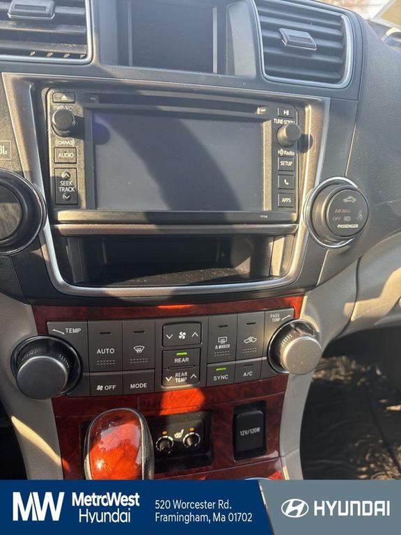 used 2013 Toyota Highlander Hybrid car, priced at $15,998