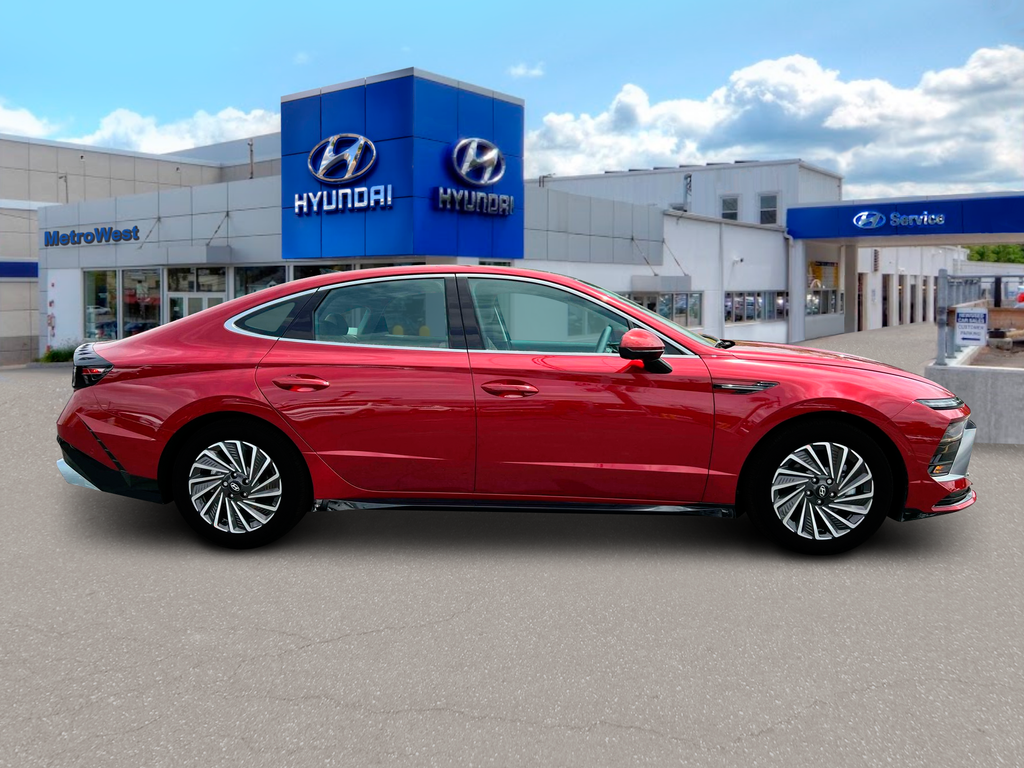 new 2025 Hyundai Sonata Hybrid car, priced at $38,777