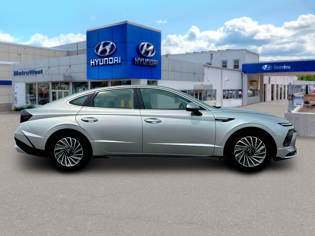 new 2025 Hyundai Sonata Hybrid car, priced at $31,604