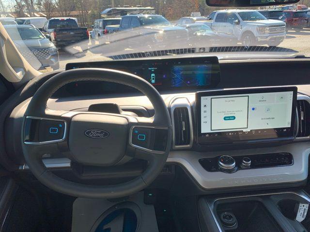 new 2025 Ford Expedition car, priced at $66,884