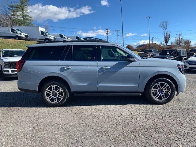 new 2025 Ford Expedition car, priced at $66,884