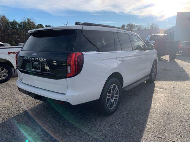 new 2025 Ford Expedition car, priced at $65,986