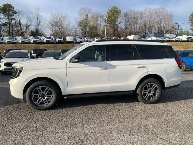 new 2025 Ford Expedition car, priced at $65,986