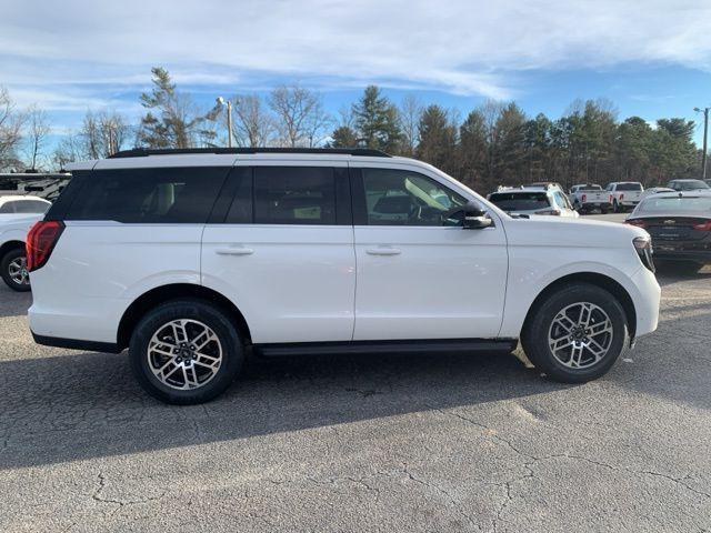 new 2025 Ford Expedition car, priced at $65,986