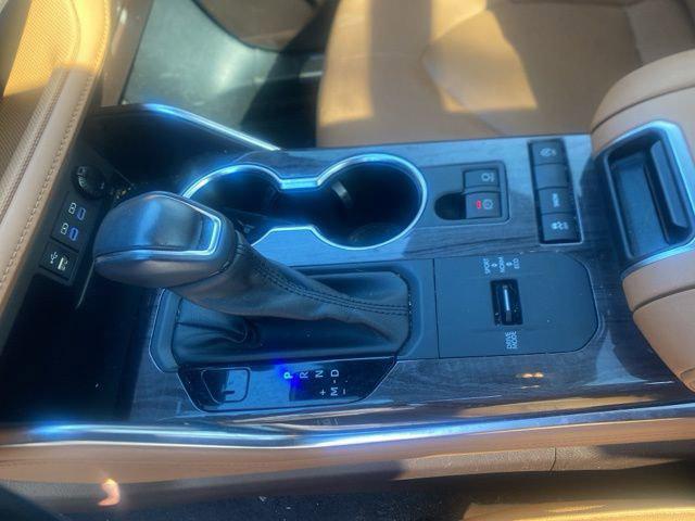 used 2022 Toyota Highlander car, priced at $38,522