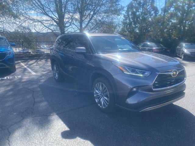 used 2022 Toyota Highlander car, priced at $38,522