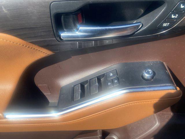used 2022 Toyota Highlander car, priced at $38,522