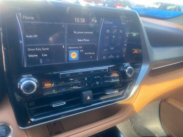 used 2022 Toyota Highlander car, priced at $38,522
