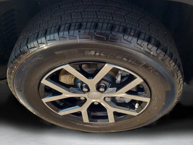 used 2025 Jeep Grand Cherokee L car, priced at $39,988