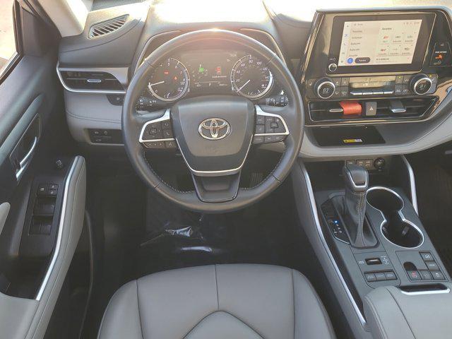 used 2023 Toyota Highlander car, priced at $36,819