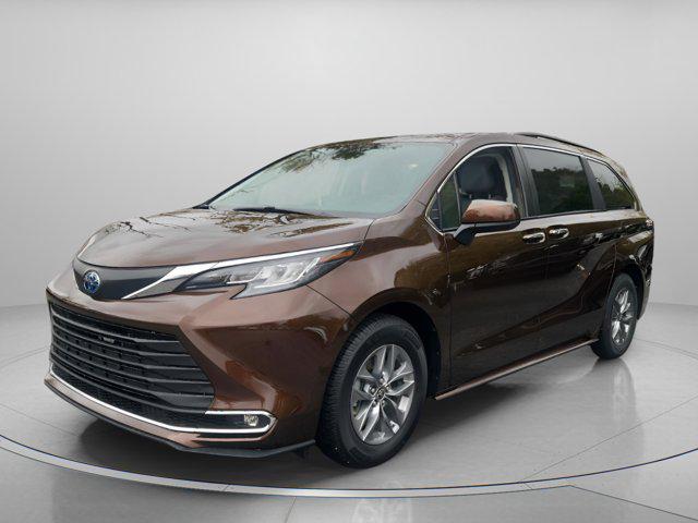 used 2021 Toyota Sienna car, priced at $27,652