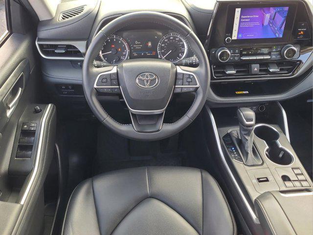 used 2024 Toyota Highlander car, priced at $35,994