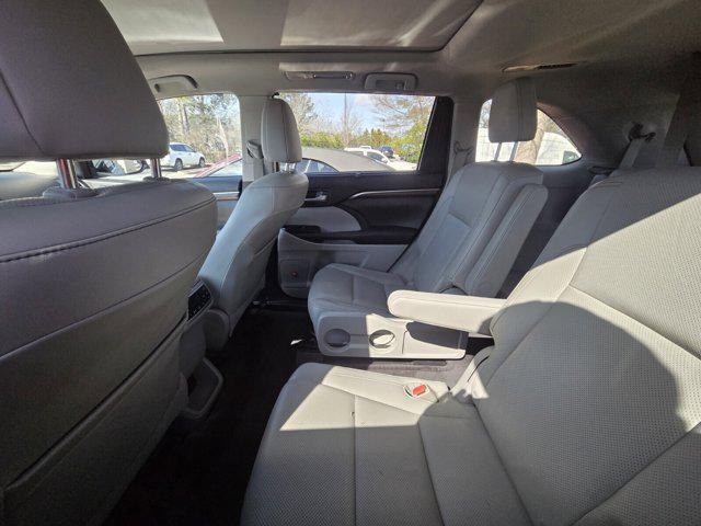 used 2014 Toyota Highlander car, priced at $14,424