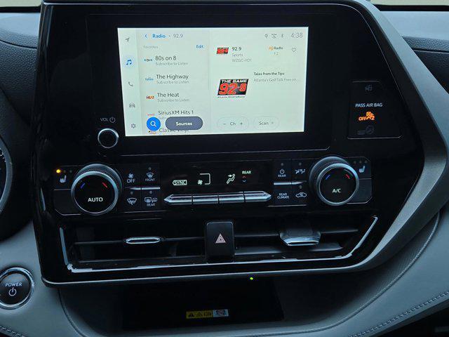 used 2023 Toyota Highlander Hybrid car, priced at $34,404