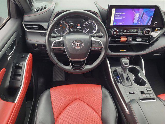 used 2023 Toyota Highlander car, priced at $36,901