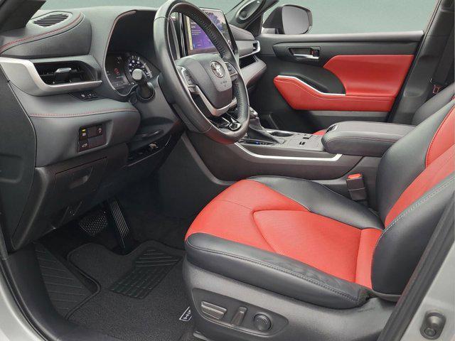 used 2023 Toyota Highlander car, priced at $36,901