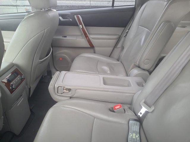 used 2013 Toyota Highlander car, priced at $14,479