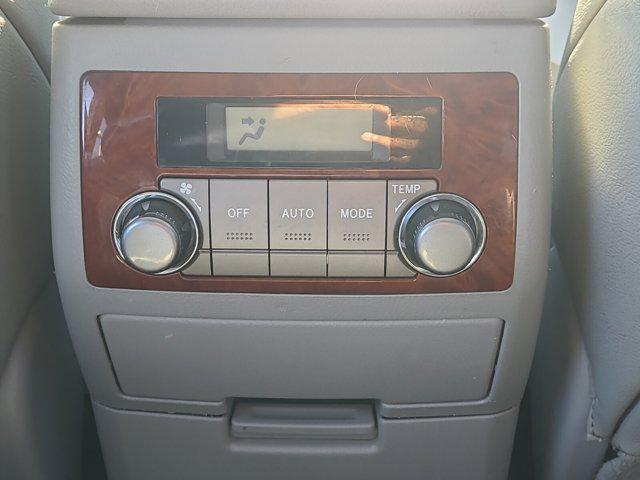 used 2013 Toyota Highlander car, priced at $14,034