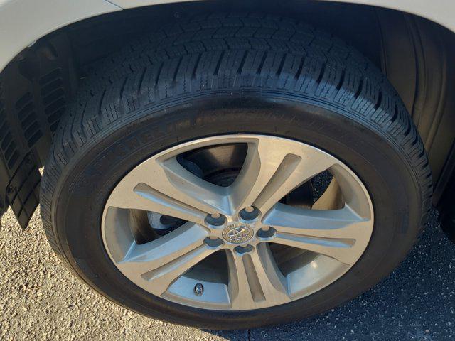 used 2013 Toyota Highlander car, priced at $14,034