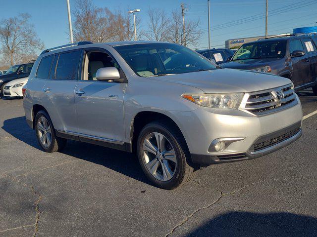 used 2013 Toyota Highlander car, priced at $14,034