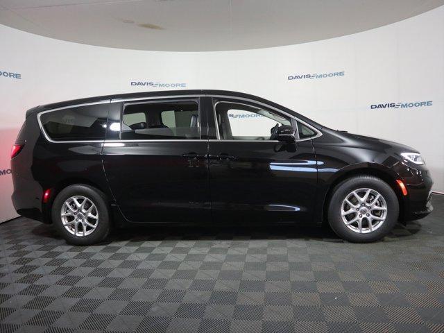 used 2024 Chrysler Pacifica car, priced at $31,495