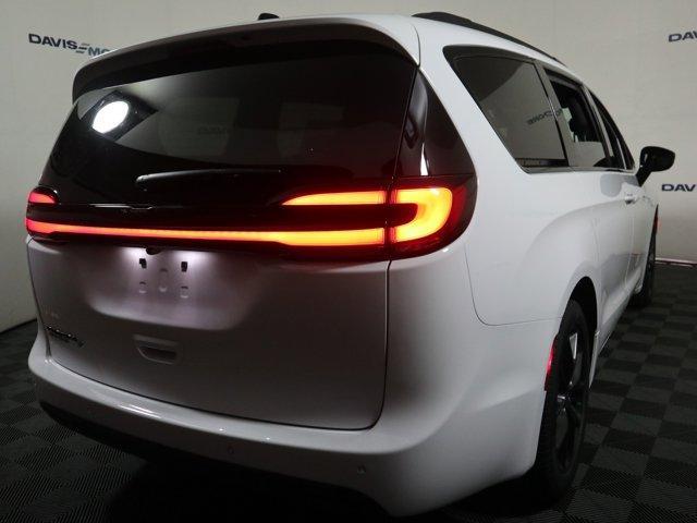 new 2026 Chrysler Pacifica car, priced at $49,905