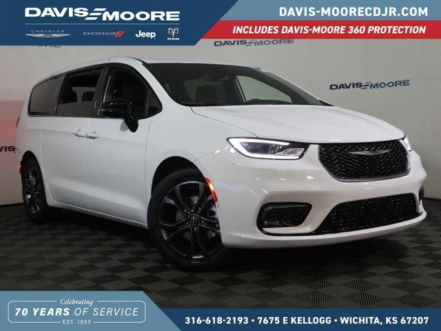 new 2026 Chrysler Pacifica car, priced at $47,565