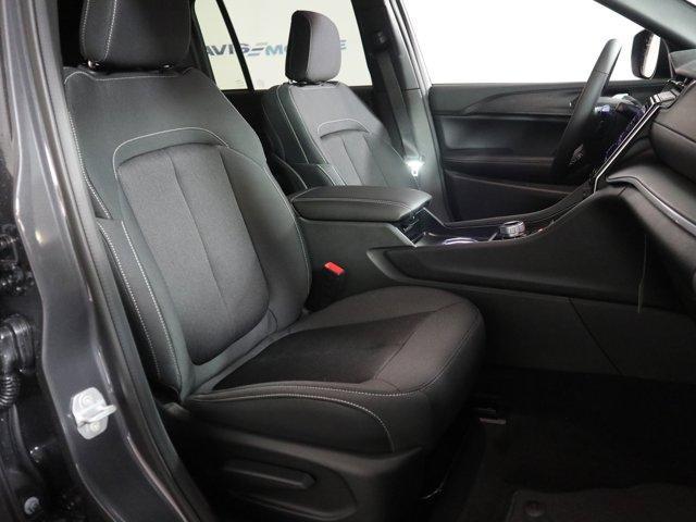 new 2025 Jeep Grand Cherokee car, priced at $44,170