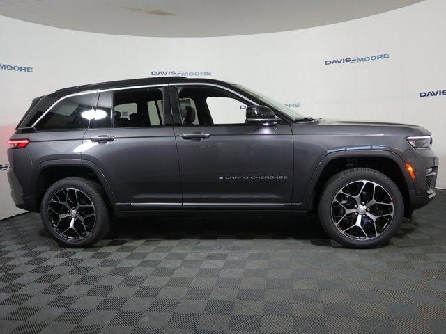 new 2025 Jeep Grand Cherokee car, priced at $69,400